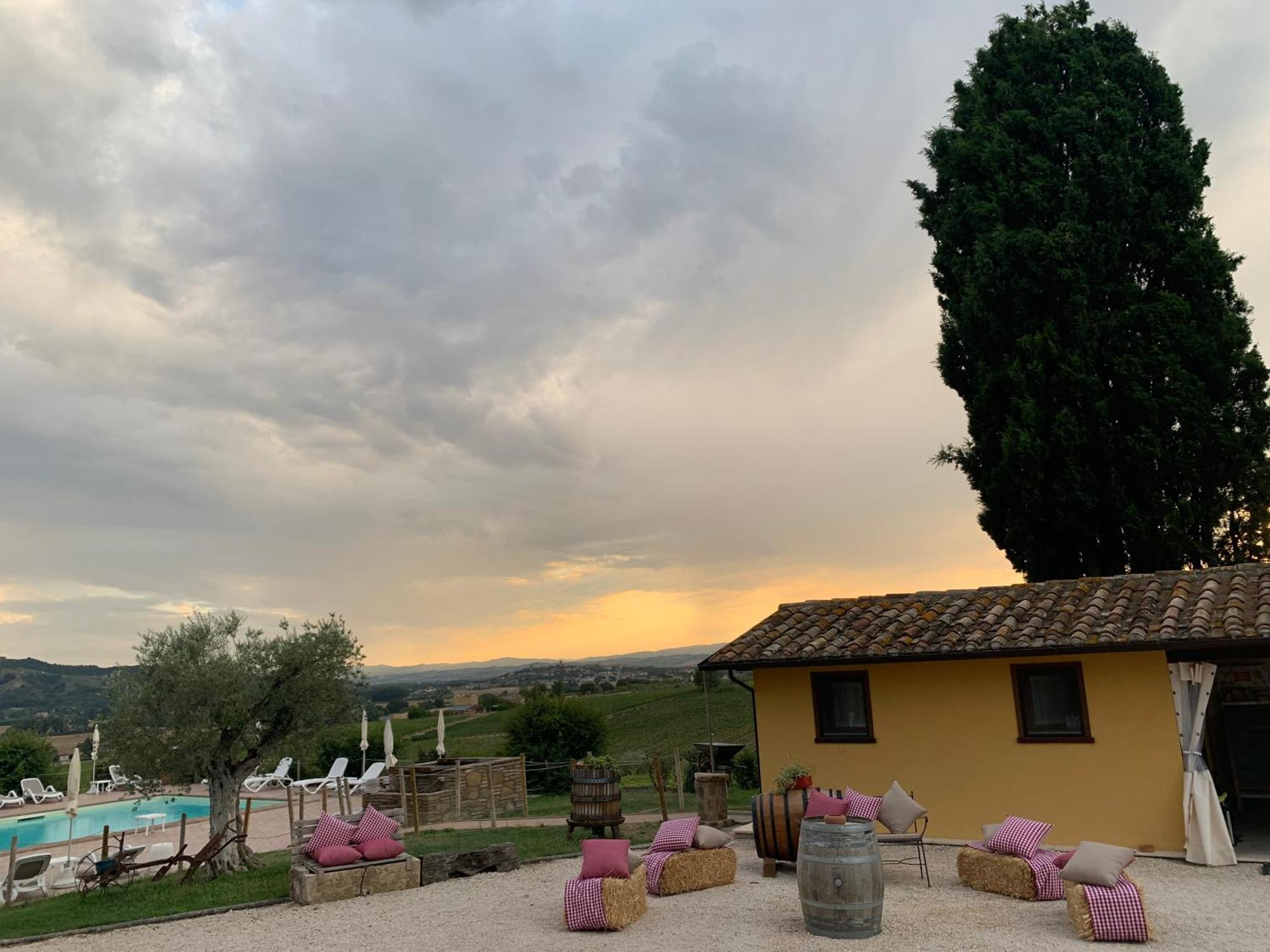 Agriturismo Il Divin Casale Torgiano Luaran gambar